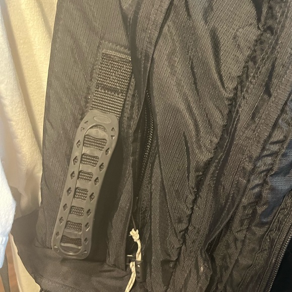 L.L. Bean Travel Backpack - Picture 5 of 12